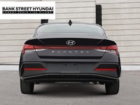 2025 Hyundai Elantra Essential IVT