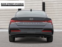 2025 Hyundai Elantra Essential IVT