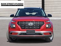 2025 Hyundai Venue Preferred IVT w/Two-Tone