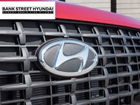 2025 Hyundai Venue Preferred IVT w/Two-Tone