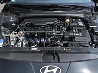 2025 Hyundai Elantra Luxury IVT w/Two-Tone Interior