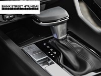 2025 Hyundai Elantra Luxury IVT w/Two-Tone Interior