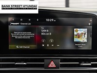 2025 Hyundai Elantra Luxury IVT w/Two-Tone Interior