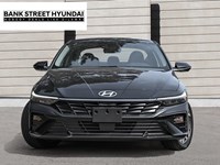 2025 Hyundai Elantra Luxury IVT w/Two-Tone Interior