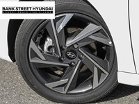 2025 Hyundai Elantra HEV Luxury DCT