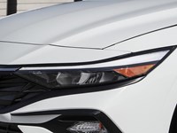 2025 Hyundai Elantra Luxury IVT