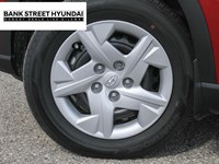 2026 Hyundai Venue Essential IVT w/Two-Tone