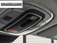 2025 Hyundai Elantra Luxury IVT w/Two-Tone Interior