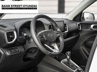 2025 Hyundai Venue Essential IVT