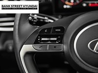 2025 Hyundai Elantra Luxury IVT w/Two-Tone Interior