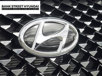 2025 Hyundai Venue Ultimate IVT w/Black Interior