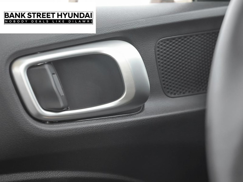 2025 Hyundai Venue Preferred IVT w/Two-Tone