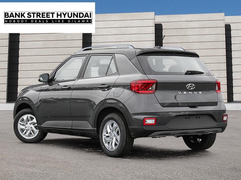 2025 Hyundai Venue Preferred IVT w/Two-Tone