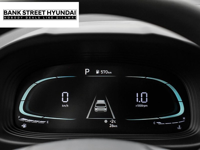 2025 Hyundai Venue Essential IVT w/Two-Tone