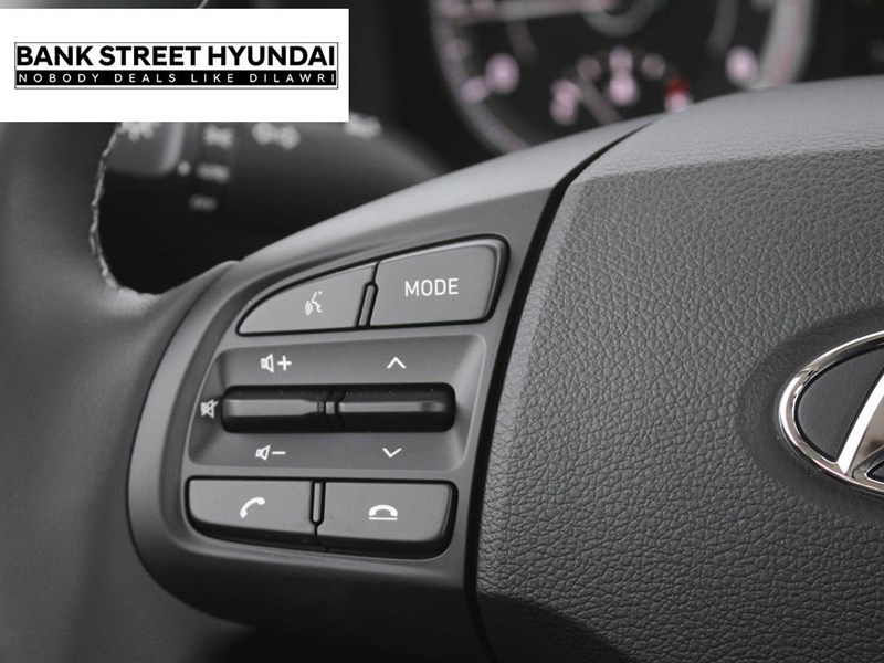 2025 Hyundai Venue Preferred IVT w/Two-Tone