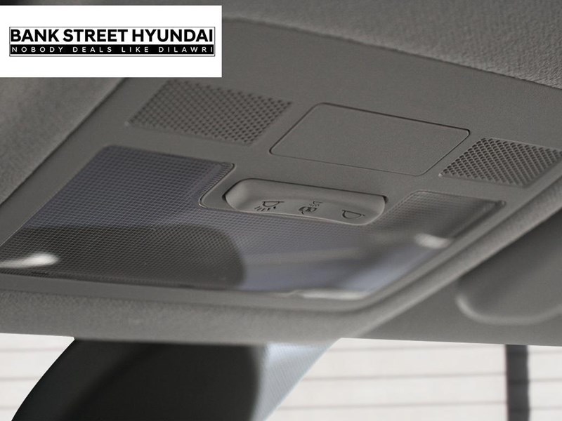 2025 Hyundai Venue Preferred IVT w/Two-Tone