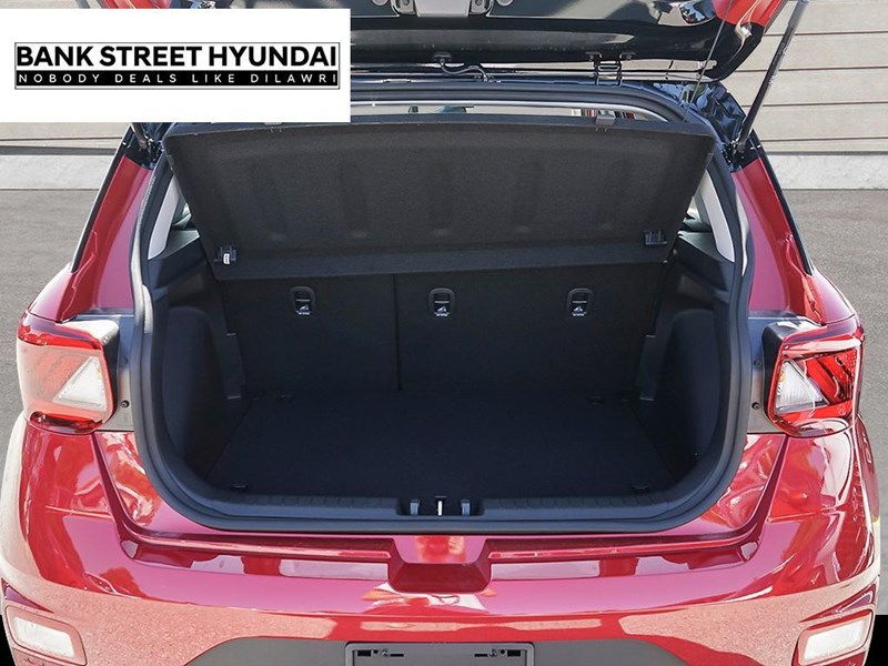 2025 Hyundai Venue Preferred IVT w/Two-Tone
