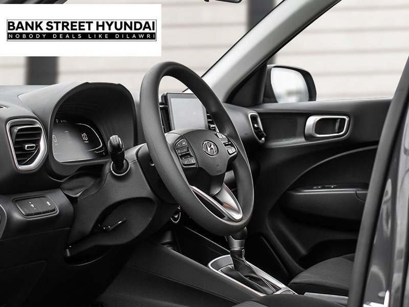 2025 Hyundai Venue Essential IVT w/Two-Tone