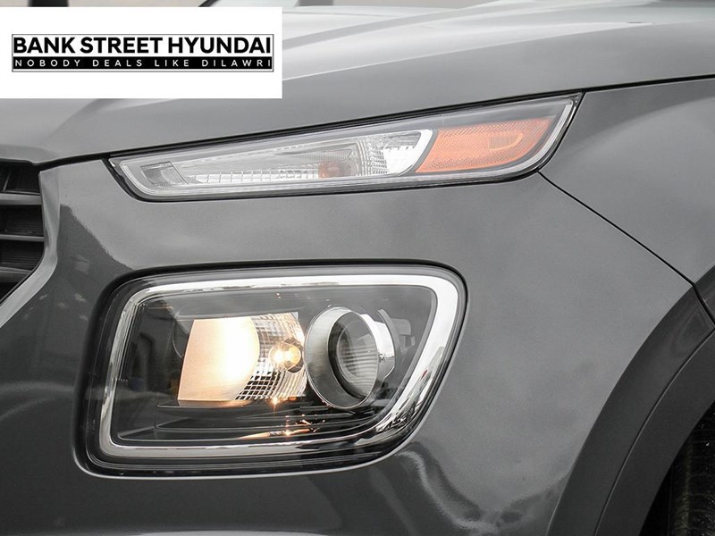 2025 Hyundai Venue Preferred IVT w/Two-Tone