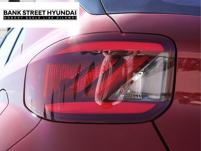 2025 Hyundai Venue Preferred IVT w/Two-Tone