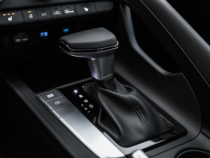 2026 Hyundai Elantra Essential IVT