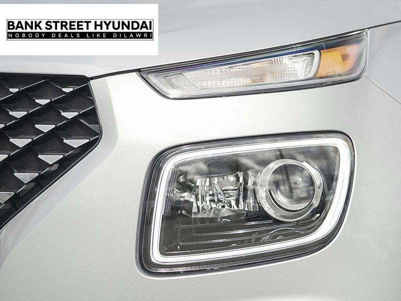 2025 Hyundai Venue Ultimate IVT w/Black Interior