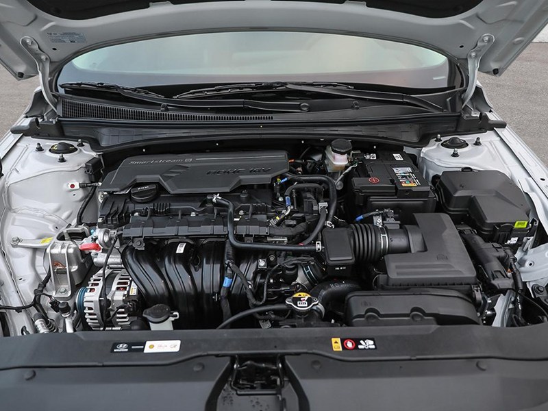 2026 Hyundai Elantra Preferred IVT