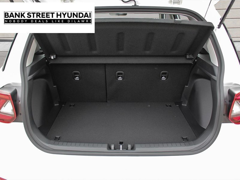 2025 Hyundai Venue Essential IVT