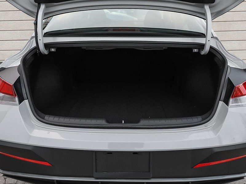 2026 Hyundai Elantra Preferred IVT w/Tech Pkg