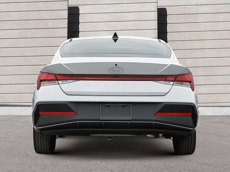 2026 Hyundai Elantra Preferred IVT