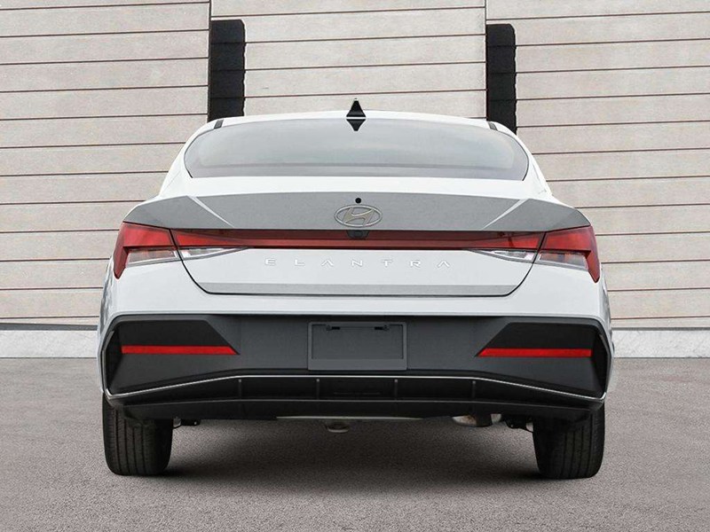 2026 Hyundai Elantra Preferred IVT