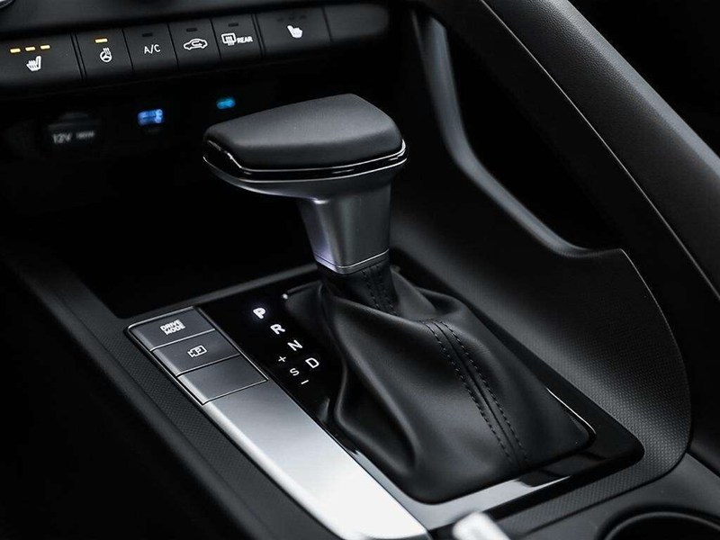 2026 Hyundai Elantra Preferred IVT