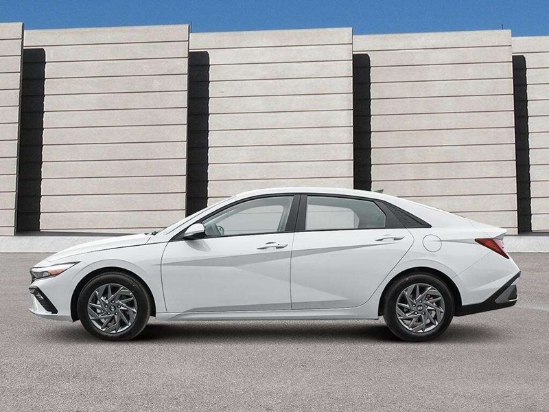 2026 Hyundai Elantra Preferred IVT