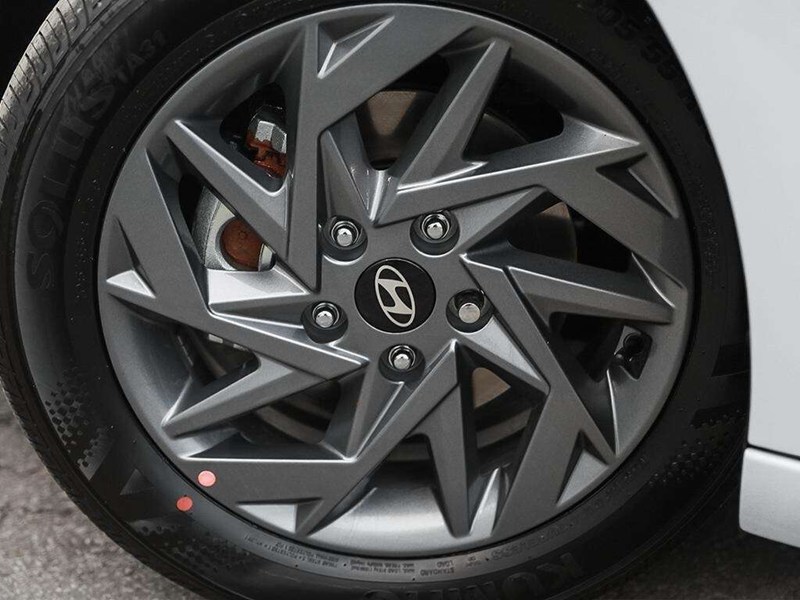 2026 Hyundai Elantra Preferred IVT