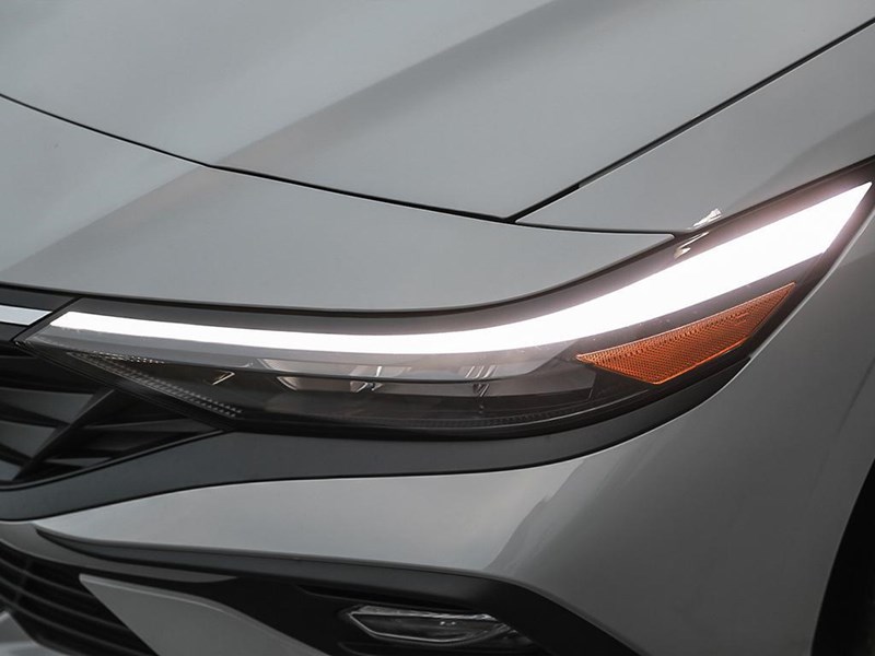 2026 Hyundai Elantra Essential IVT