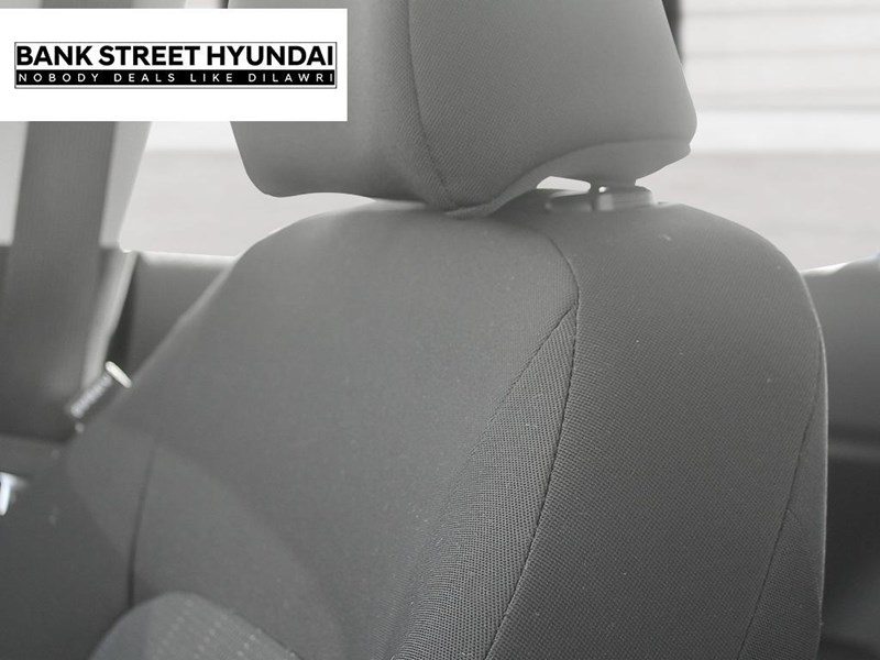 2026 Hyundai Venue Essential IVT w/Two-Tone