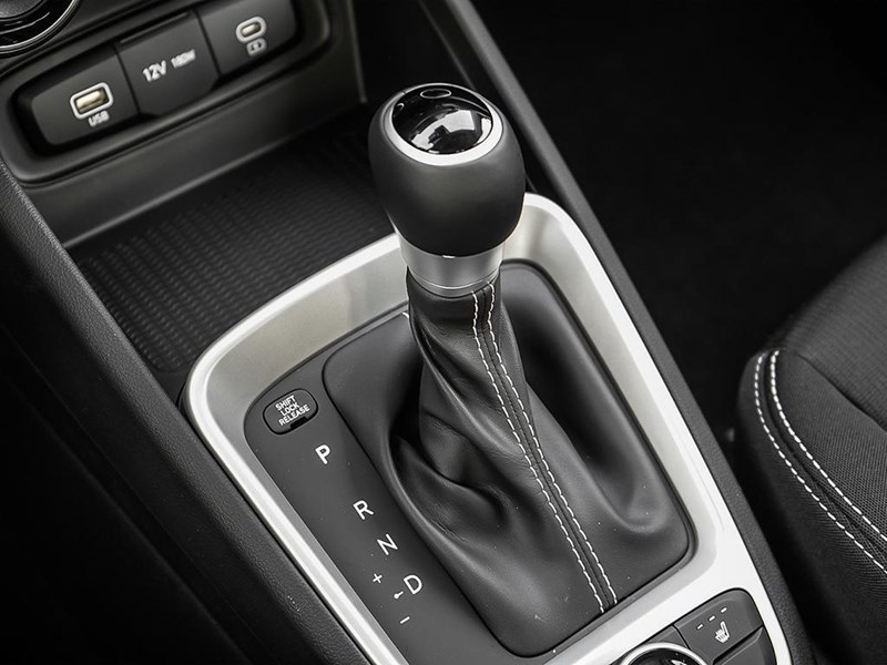 2026 Hyundai Venue Essential IVT w/Two-Tone