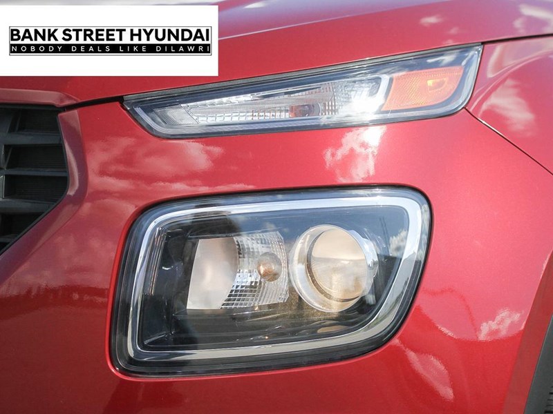 2026 Hyundai Venue Essential IVT w/Two-Tone