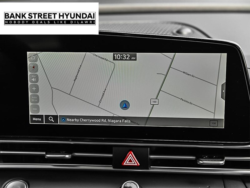 2025 Hyundai Elantra Luxury IVT w/Two-Tone Interior