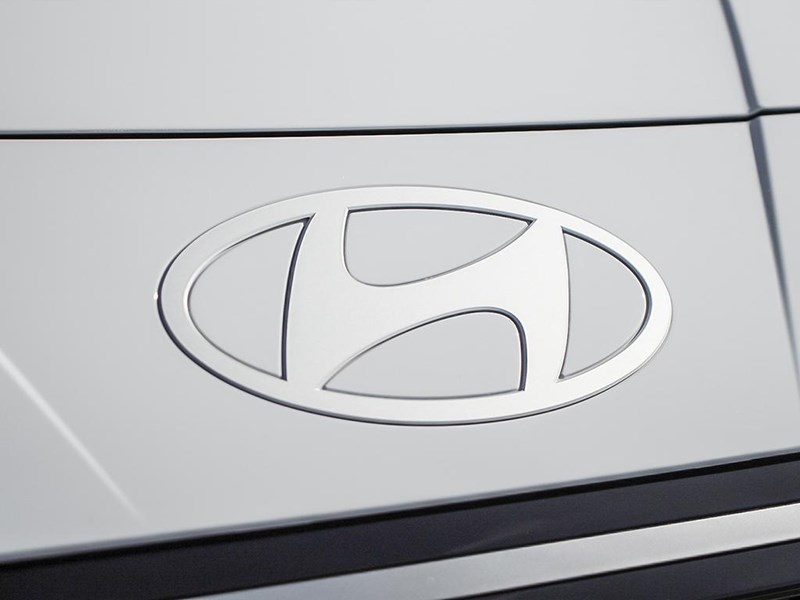 2025 Hyundai Elantra Luxury IVT