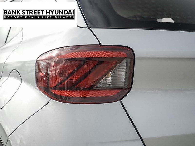 2025 Hyundai Venue Ultimate IVT w/Black Interior