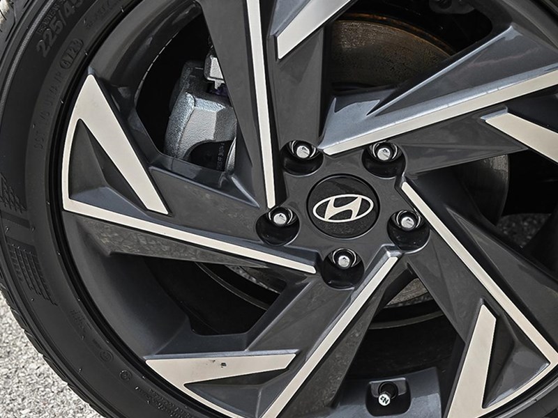 2026 Hyundai Elantra HEV Luxury Sedan
