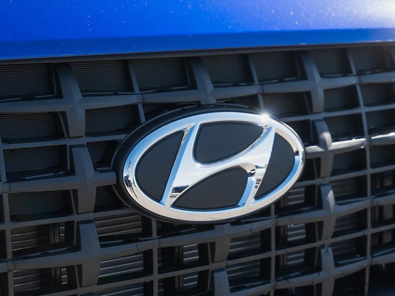 2026 Hyundai Venue Essential IVT w/Two-Tone