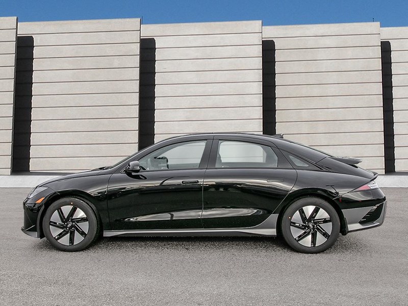 2025 Hyundai IONIQ 6 Preferred RWD Long Range