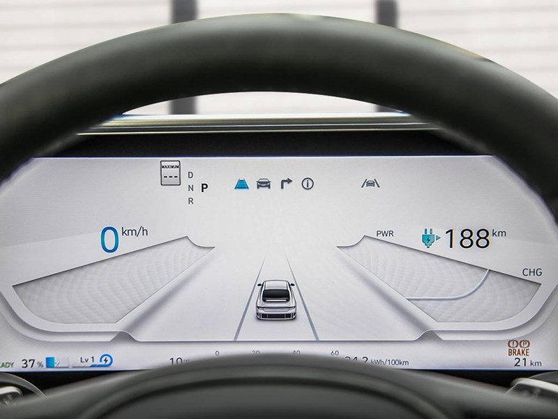 2025 Hyundai IONIQ 6 Preferred RWD Long Range