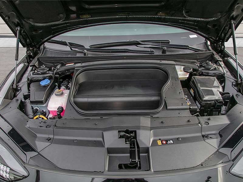 2025 Hyundai IONIQ 6 Preferred RWD Long Range