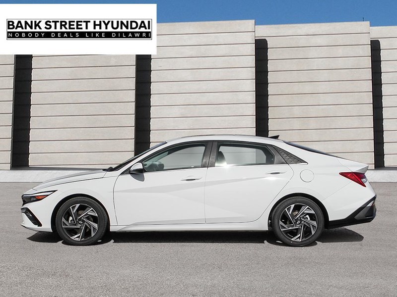 2025 Hyundai Elantra Luxury IVT