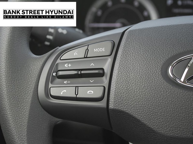 2026 Hyundai Venue Essential IVT w/Two-Tone