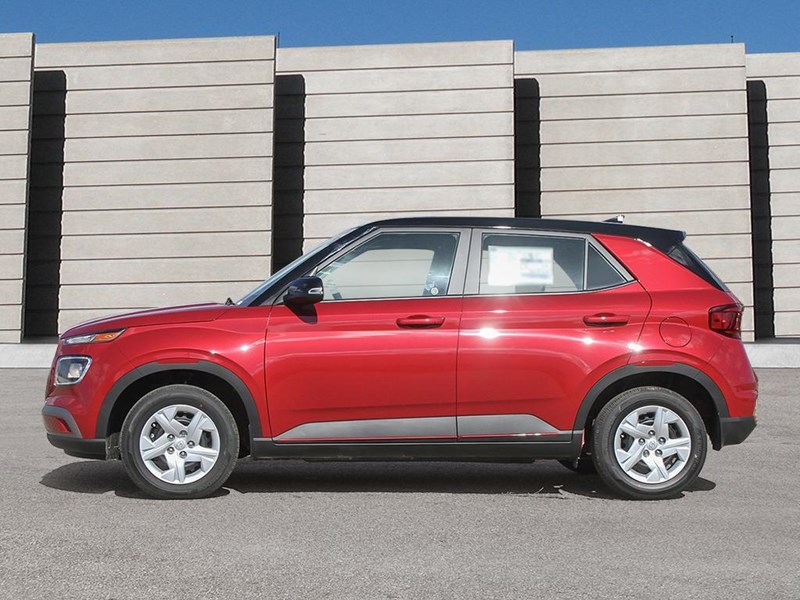 2026 Hyundai Venue Essential IVT w/Two-Tone