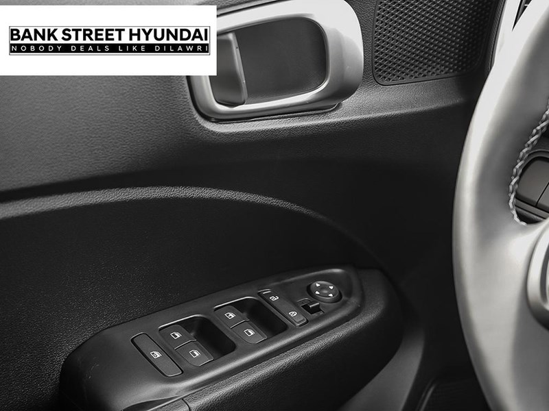 2025 Hyundai Venue Essential IVT